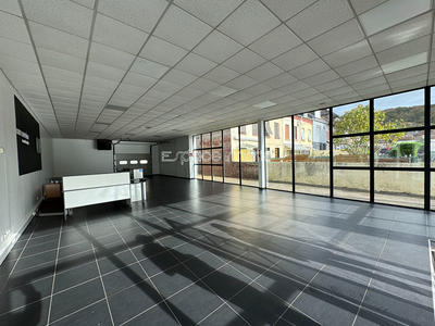 Local commercial - 786 m²