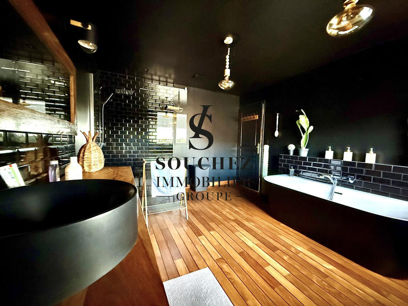 Maison - 140 m² - 4 pièces