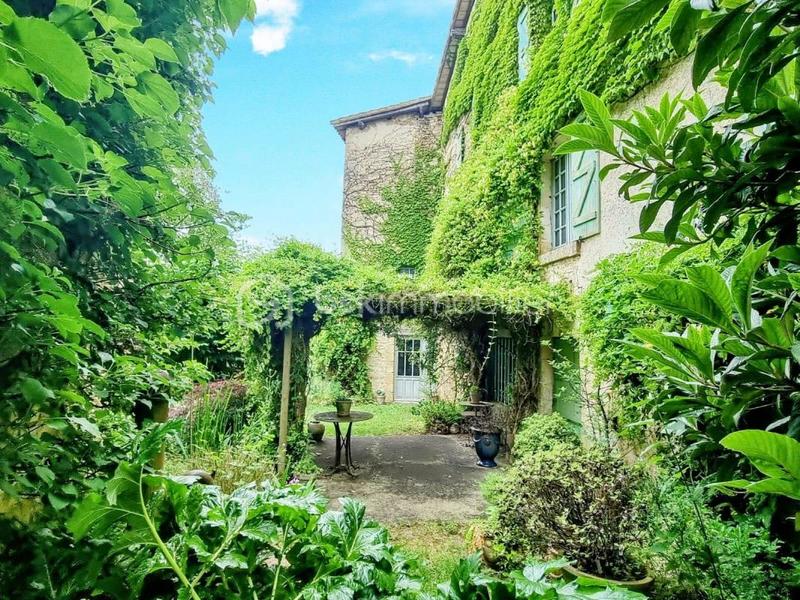 Maison en pierre - 560 m² - 11 pièces