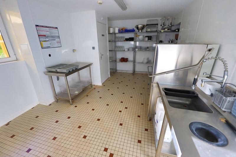 Local commercial - 239 m² - 4 pièces