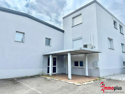 Local commercial - 2 569 m²