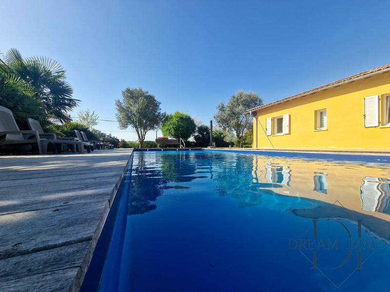 Maison contemporaine - 325 m² - 10 pièces