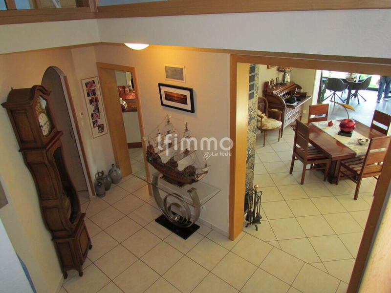 Maison - 180 m² - 7 pièces