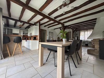 Maison - 96 m² - 5 pièces