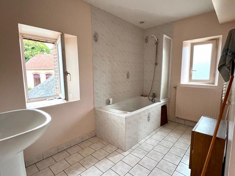 Maison - 180 m² - 7 pièces