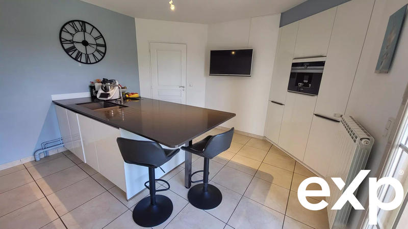 Maison - 204 m² - 5 pièces