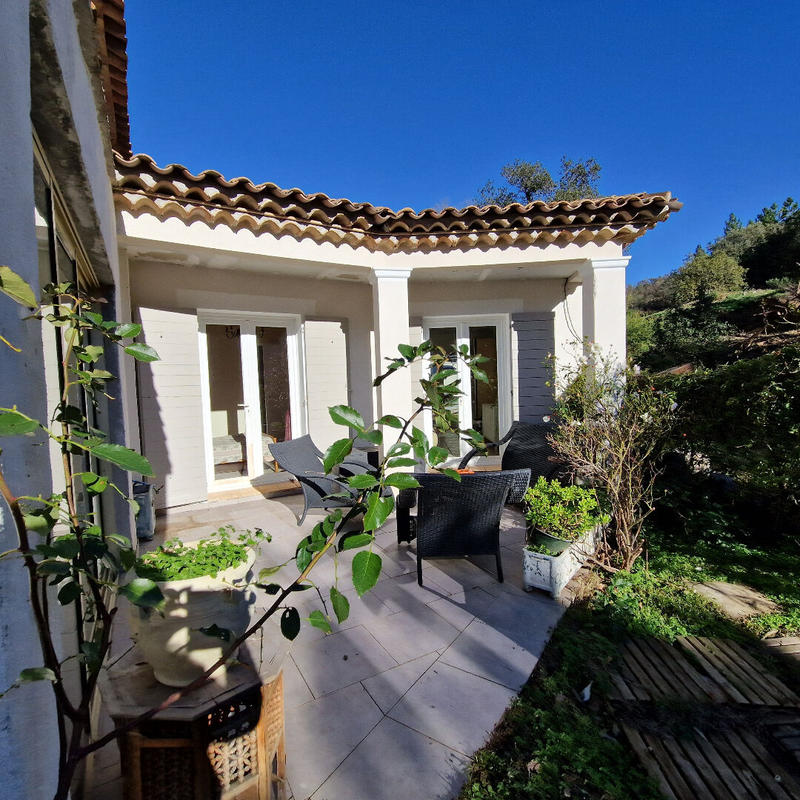 Maison - 205 m² - 8 pièces