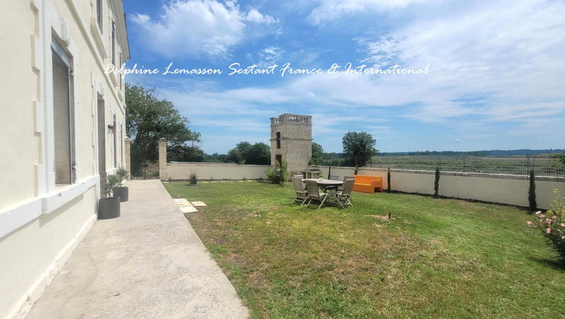 Maison - 400 m² - 11 pièces