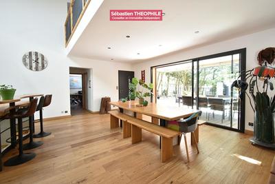 Maison - 161 m² - 5 pièces