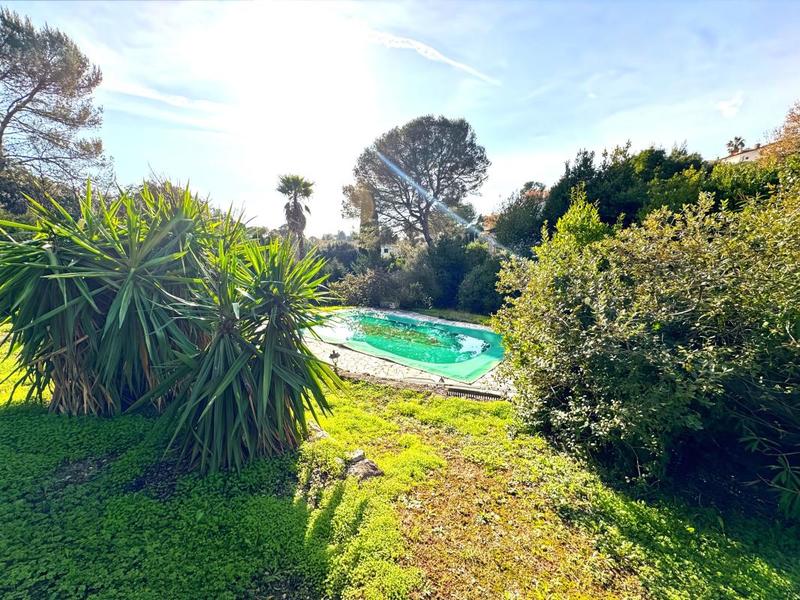 Villa - 180 m² - 5 pièces