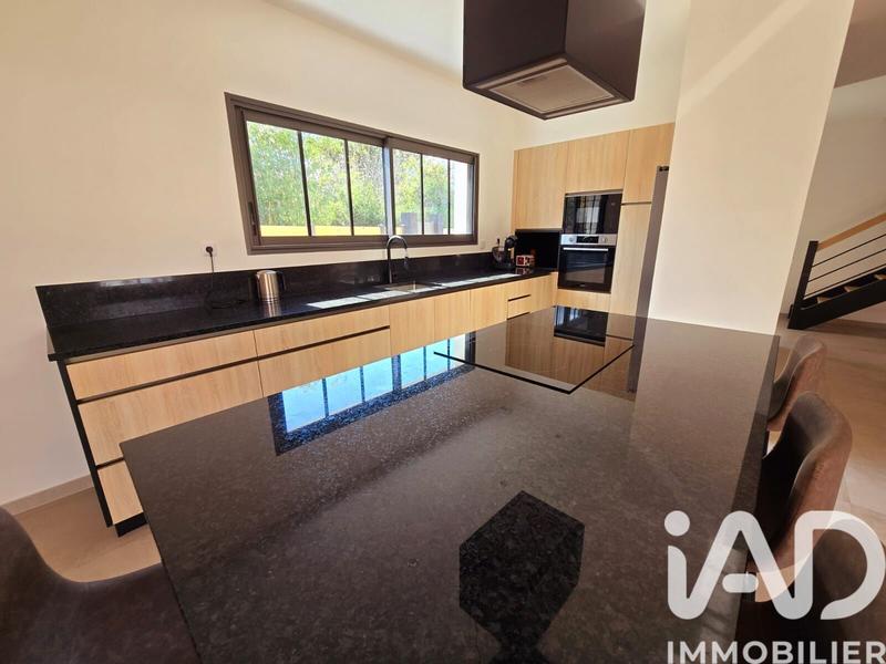 Maison - 145 m² - 5 pièces