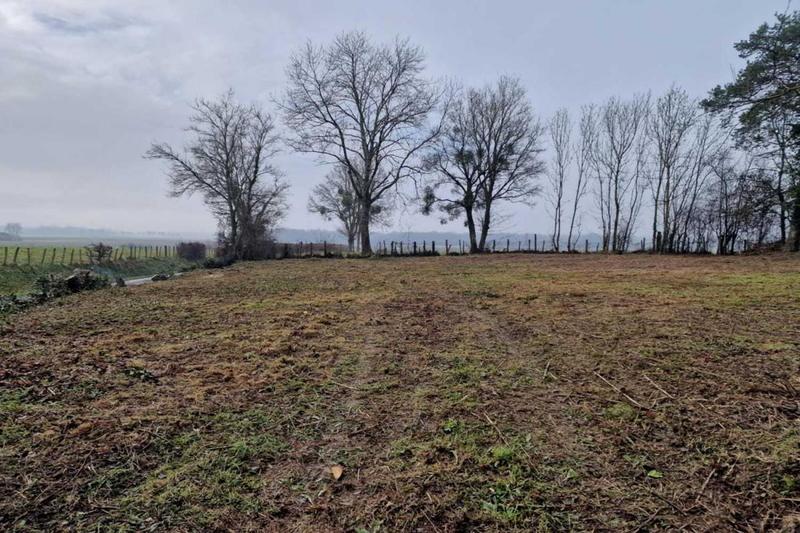 Terrain constructible - 1 261 m²