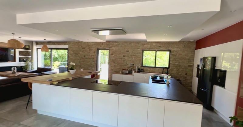 Maison - 266 m² - 8 pièces