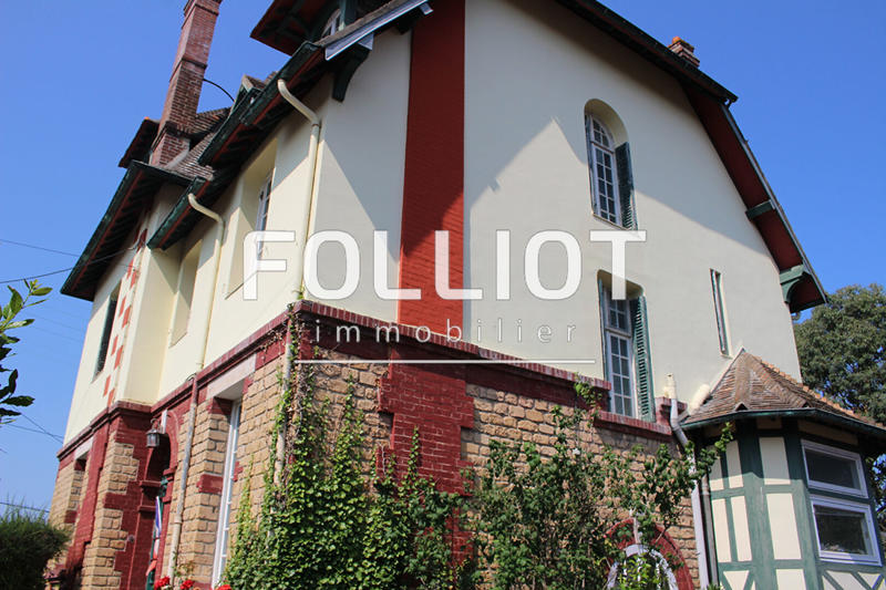 Maison - 200 m² - 10 pièces