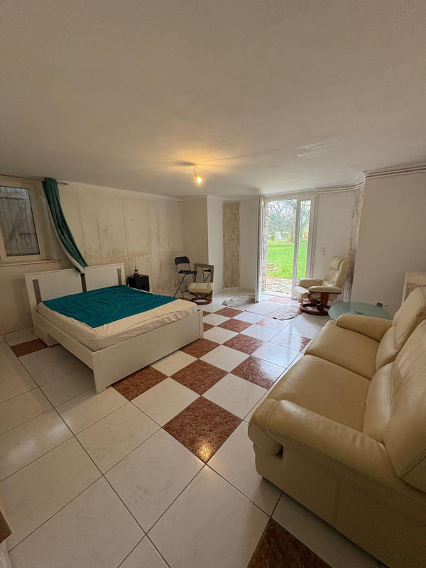 Propriété - 250 m² - 8 pièces