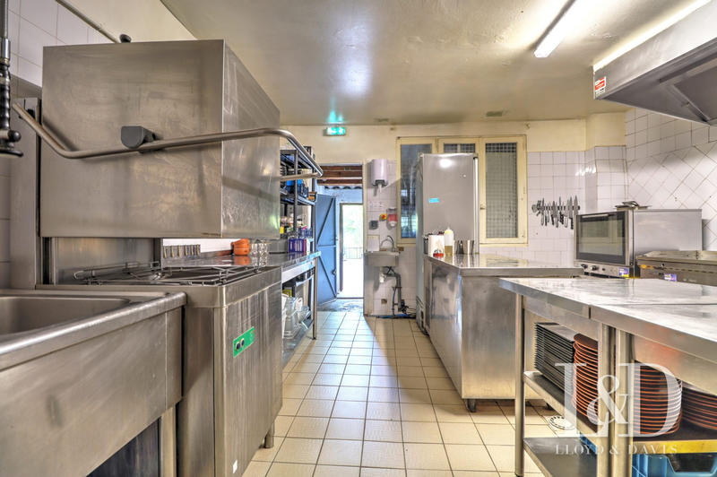 Local commercial - 300 m²