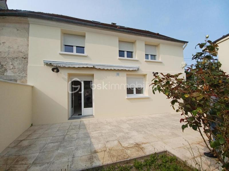 Maison - 96 m² - 5 pièces