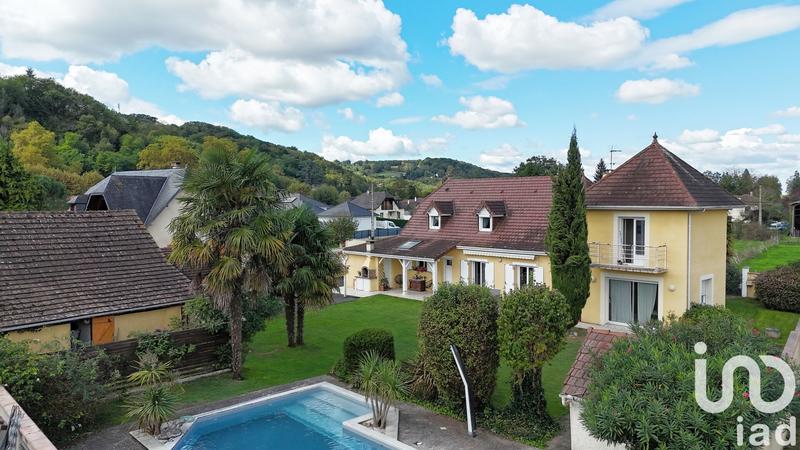 Maison - 176 m² - 9 pièces