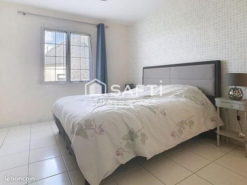 Maison - 140 m² - 5 pièces