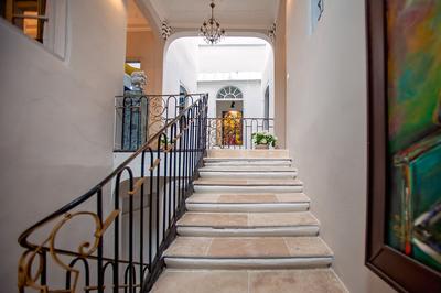 Maison - 446 m² - 12 pièces