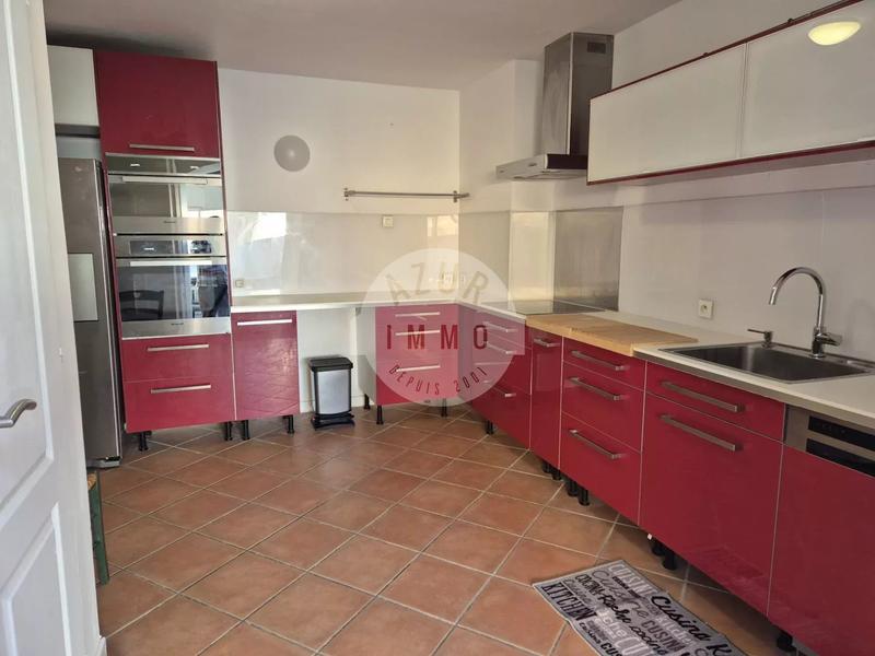 Appartement - 75 m² - 3 pièces