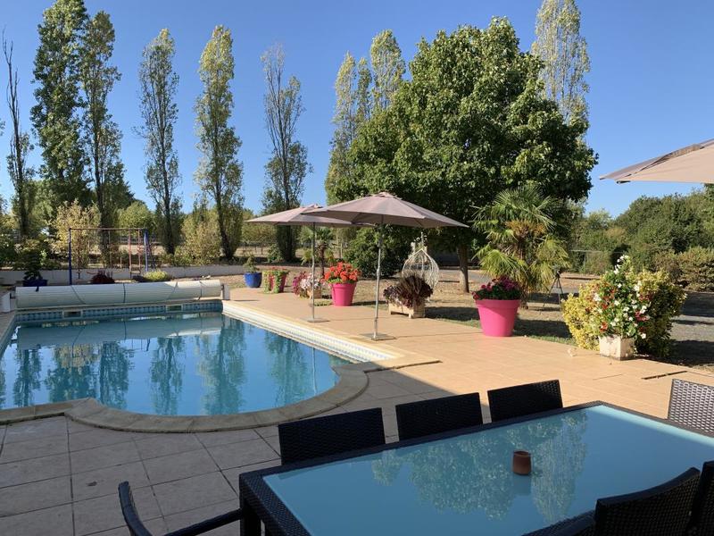 Maison - 460 m² - 14 pièces