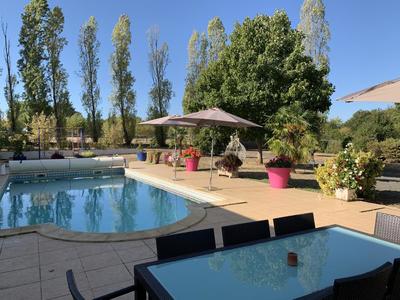 Maison - 460 m² - 14 pièces