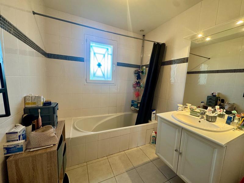 Maison - 93 m² - 4 pièces