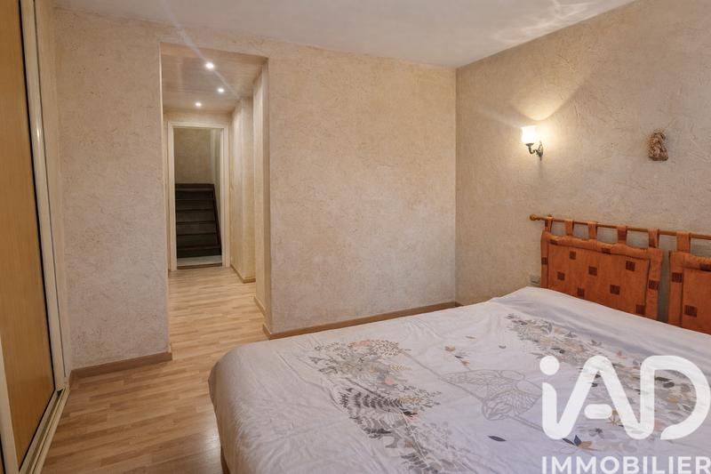 Maison - 260 m² - 7 pièces