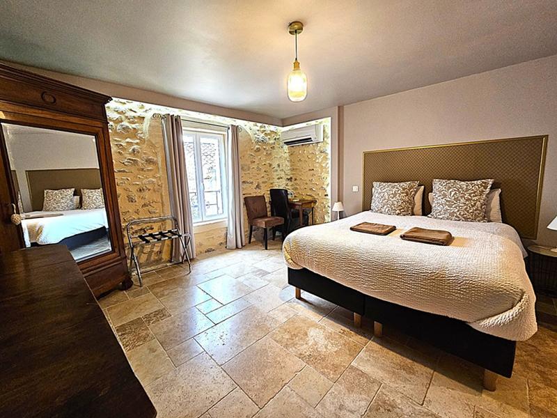 Maison - 625 m² - 11 pièces