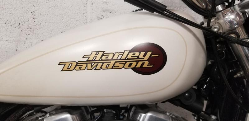 Harley Davidson Superlow 883 harley davidson blanc 0883 Super Low 670