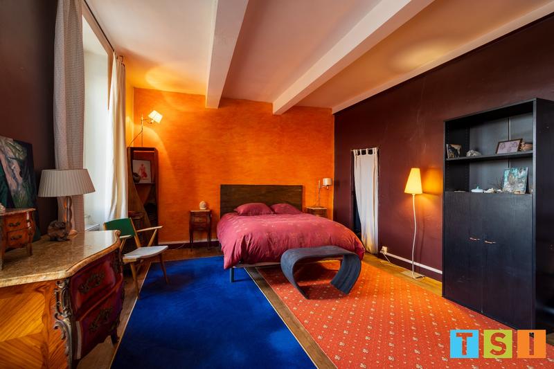 Maison - 200 m² - 8 pièces