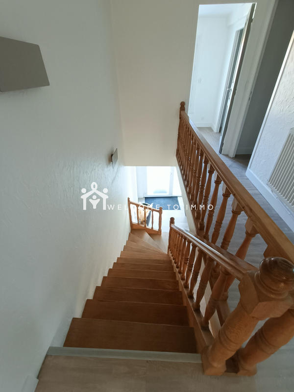 Maison - 230 m² - 8 pièces