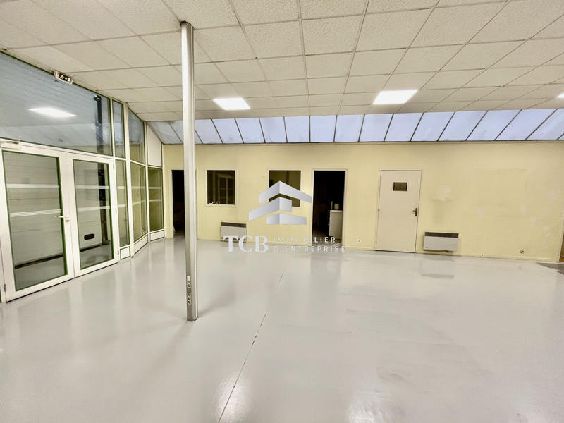 Local d'activités - 576 m²