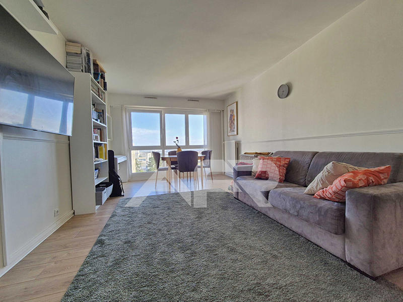 Appartement - 80 m² - 4 pièces