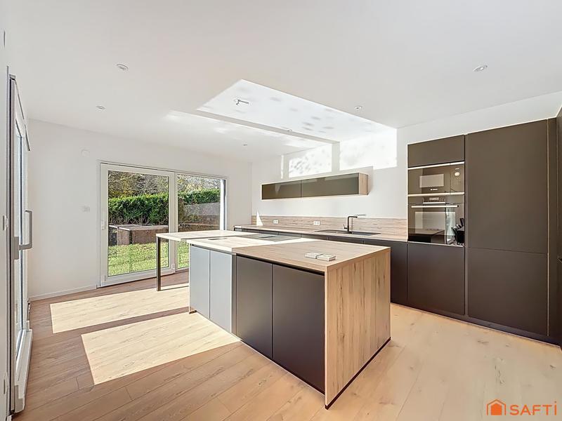 Maison - 208 m² - 5 pièces