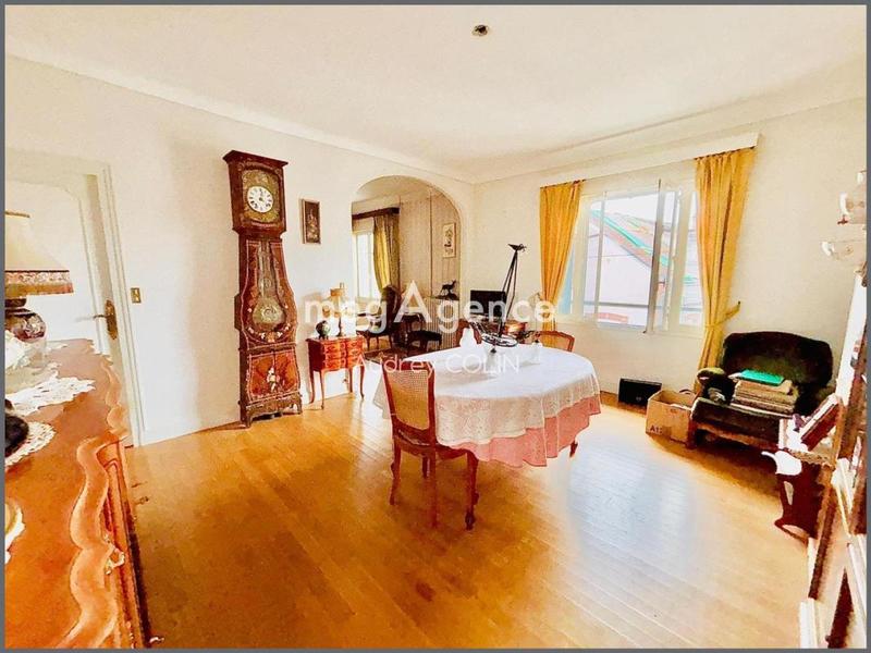 Maison - 184 m² - 8 pièces