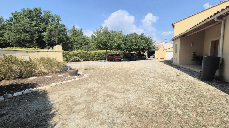 Villa - 252 m² - 9 pièces