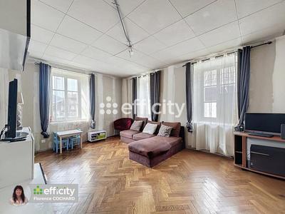 Maison - 408 m² - 13 pièces