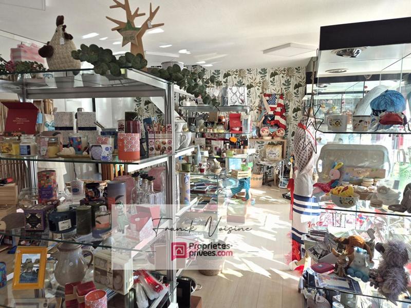 Maison - 321 m² - 8 pièces