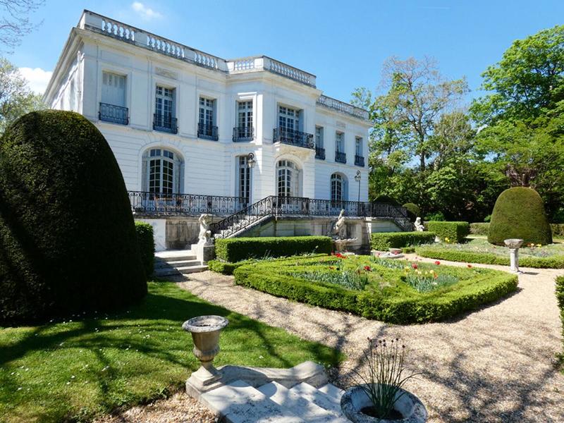 Château - 400 m² - 11 pièces