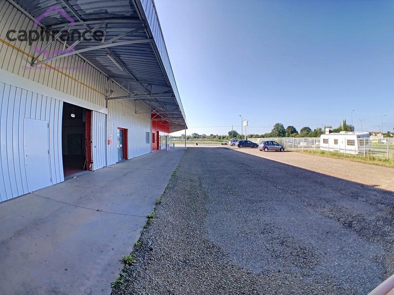 Local commercial - 980 m² - 3 pièces