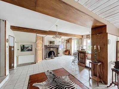 Propriété - 550 m² - 18 pièces