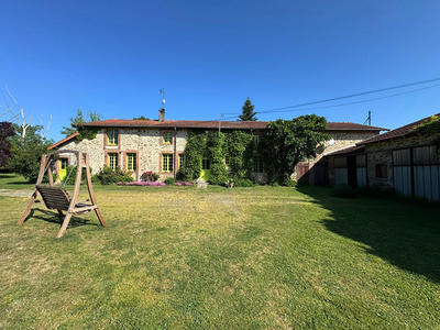 Maison - 240 m² - 8 pièces