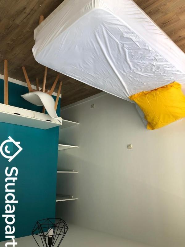 Chambre - 10 m² - 1 pièce