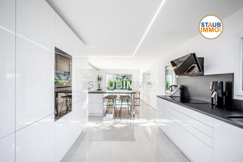 Villa - 437 m² - 13 pièces