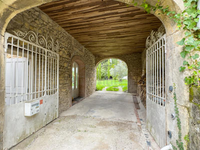 Propriété - 370 m² - 15 pièces