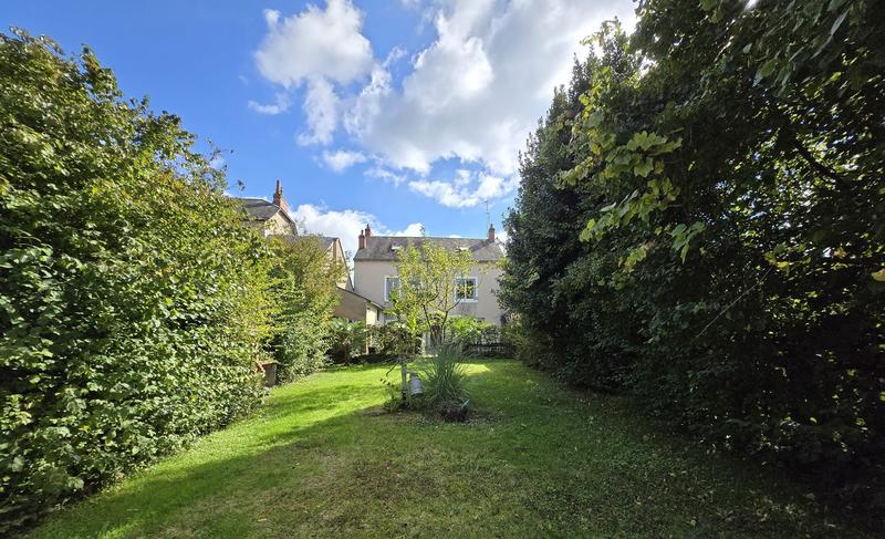 Maison - 166 m² - 8 pièces