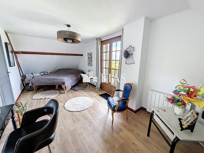 Maison traditionnelle - 125 m² - 6 pièces