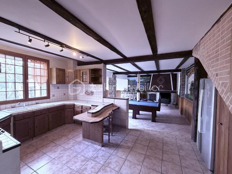 Maison - 205 m² - 7 pièces